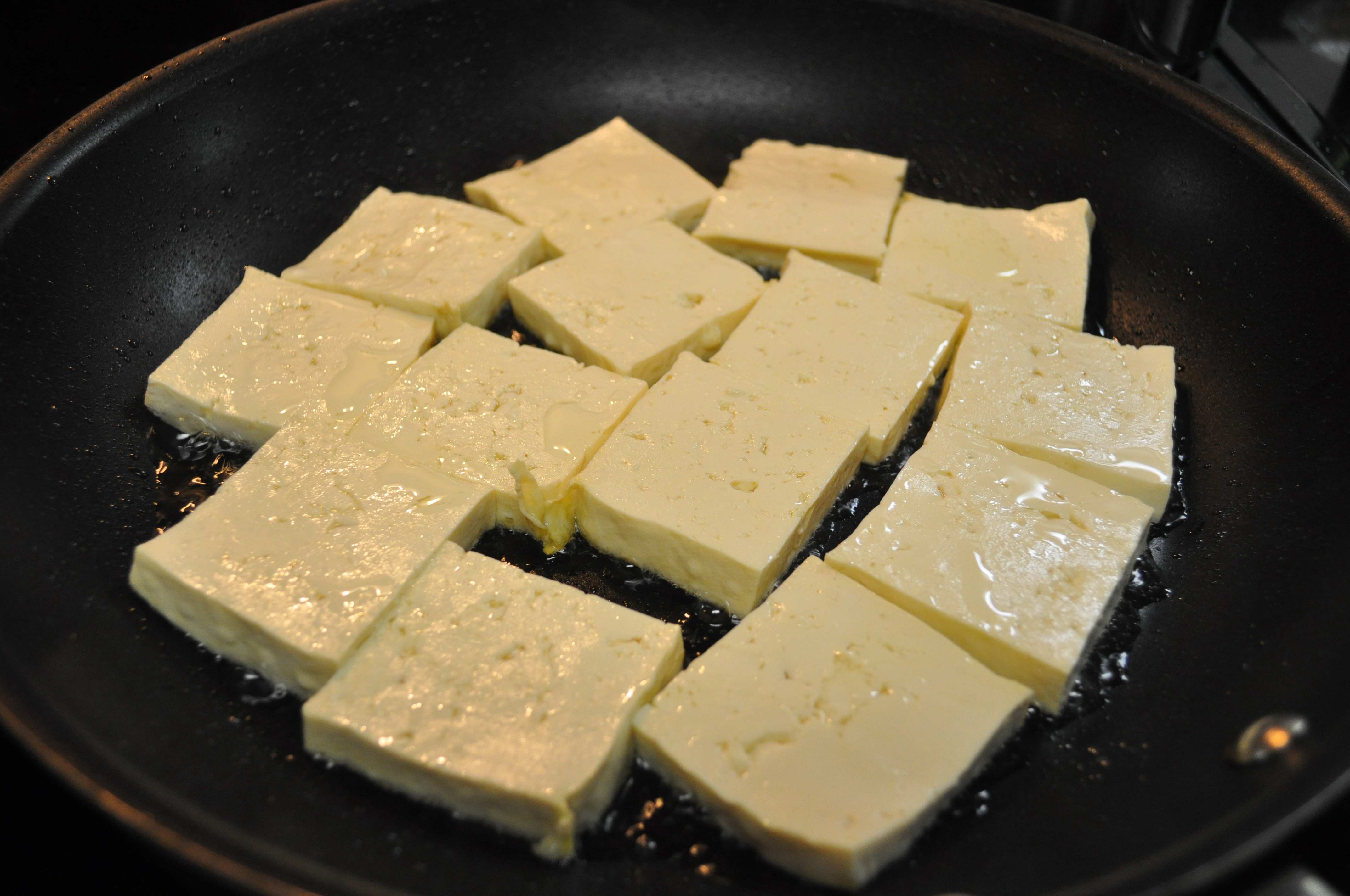 Tofu in frying pan