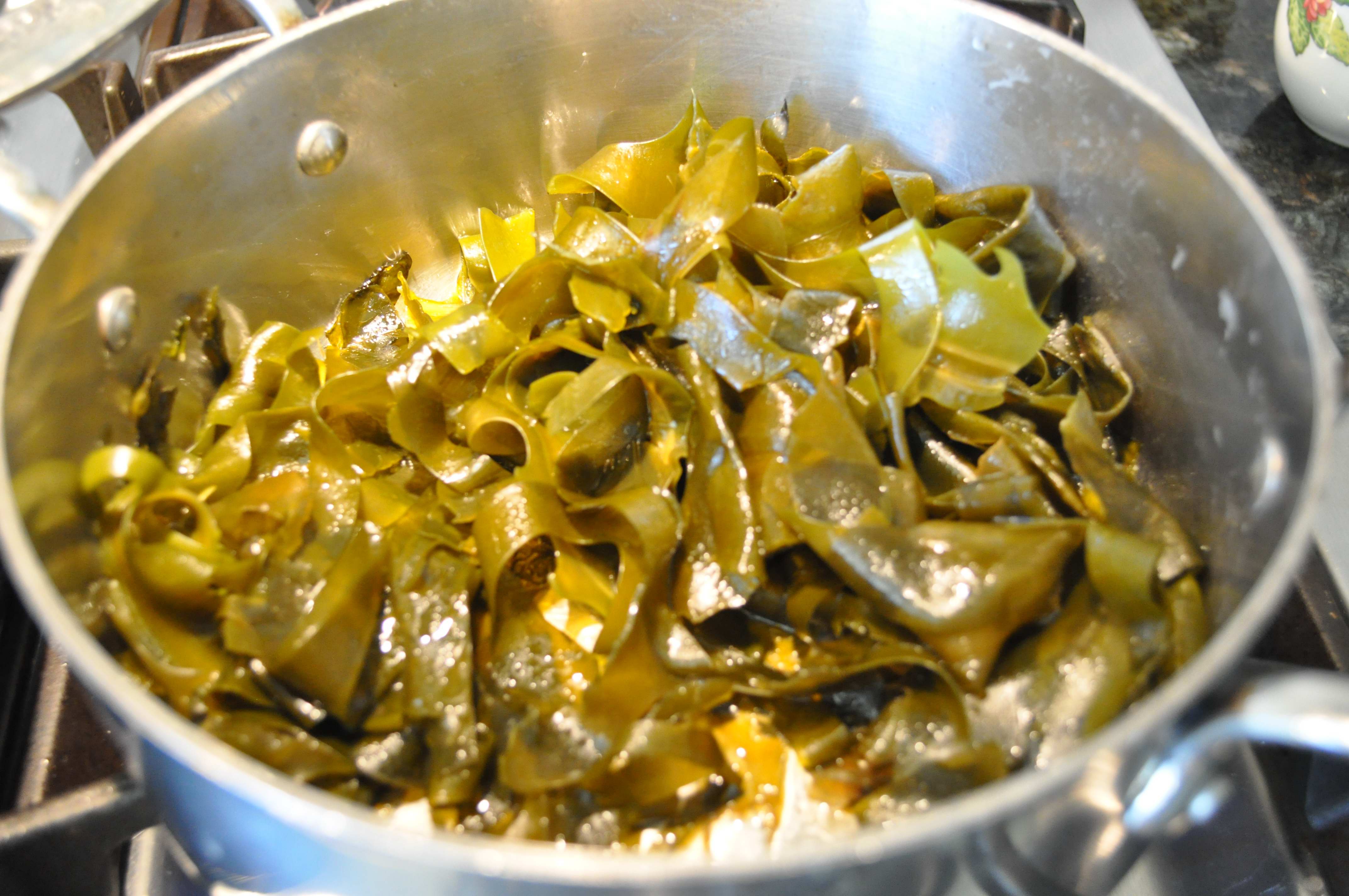 Seaweed in pot