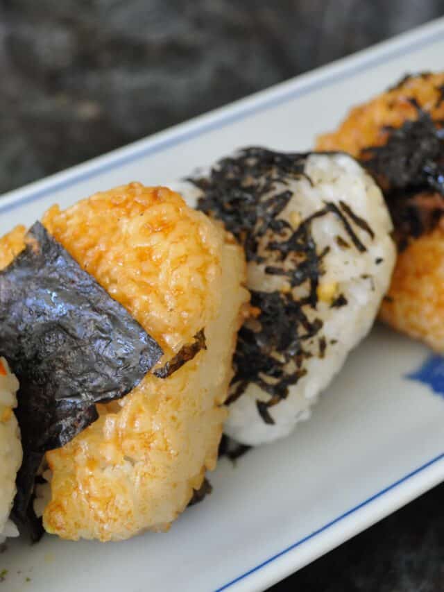 Korean Rice Triangles (Samgak Joomukbap) Kimchimari