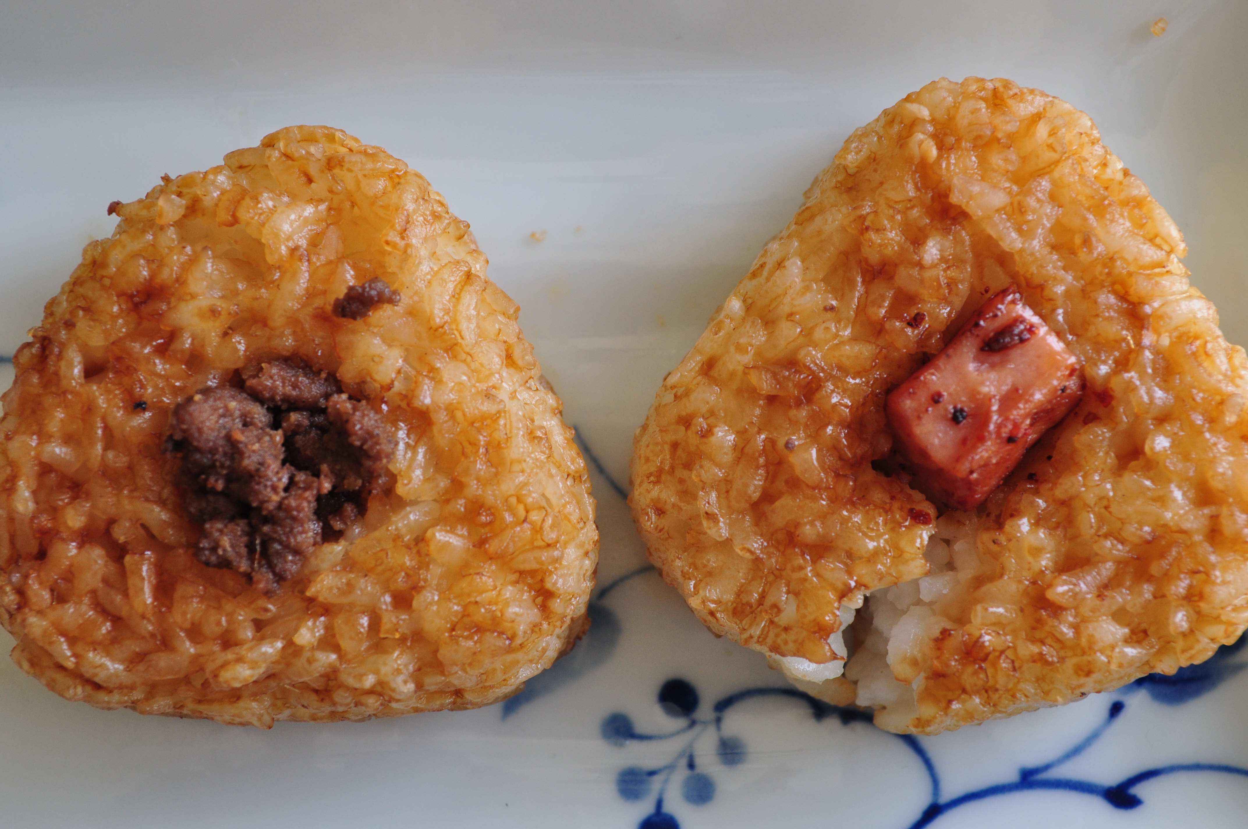 Joomukbap with ground beef(left) and spam(right)