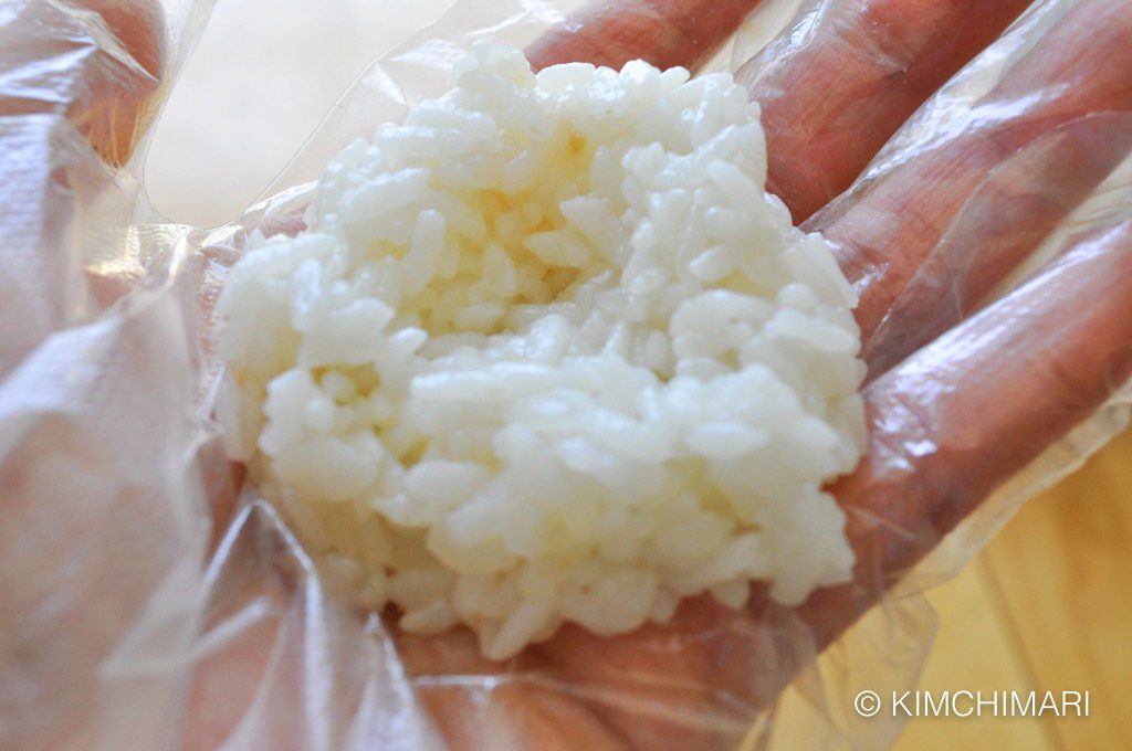 preparing rice ball for filling