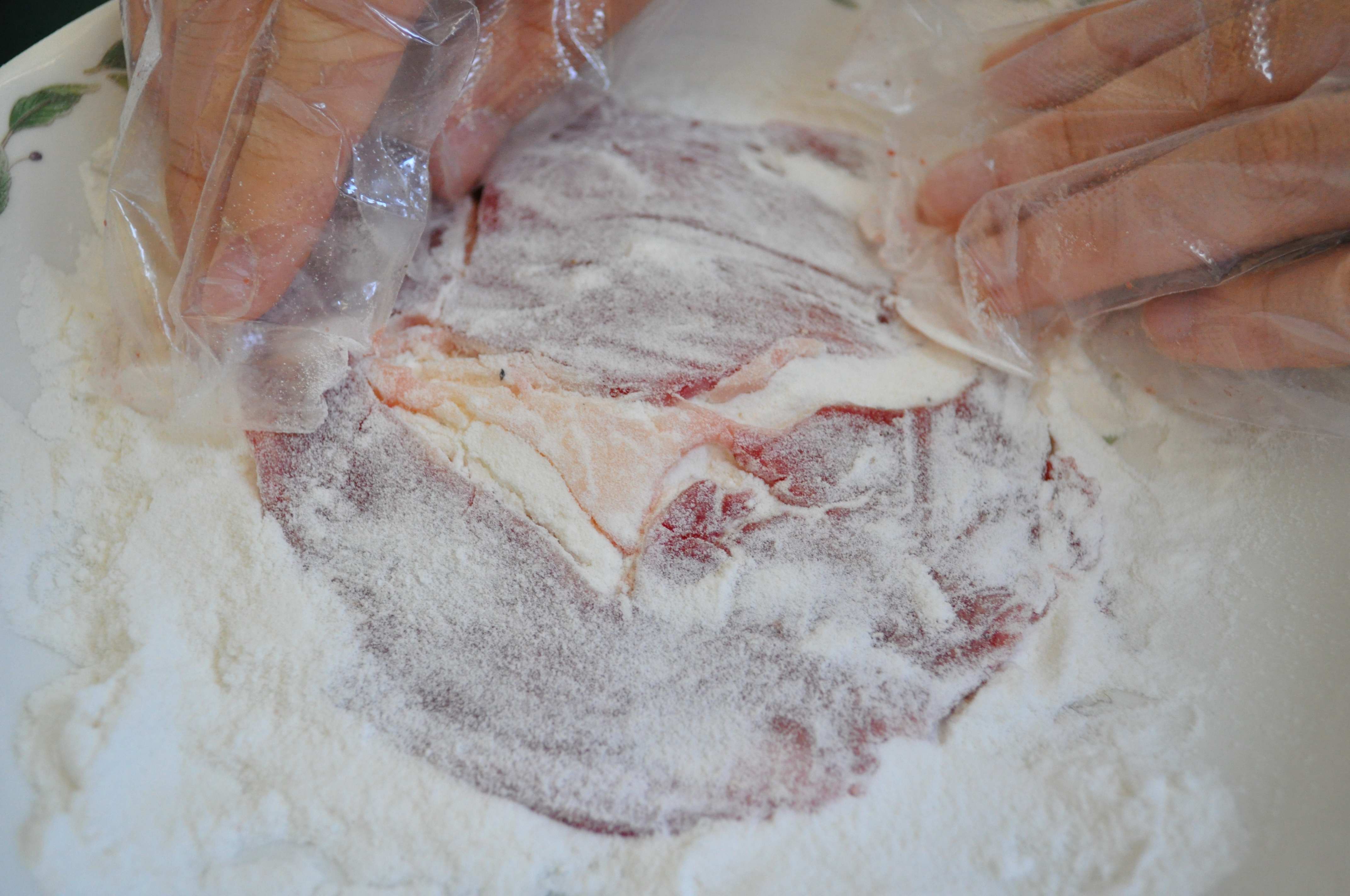 coating beef in sweet rice flour