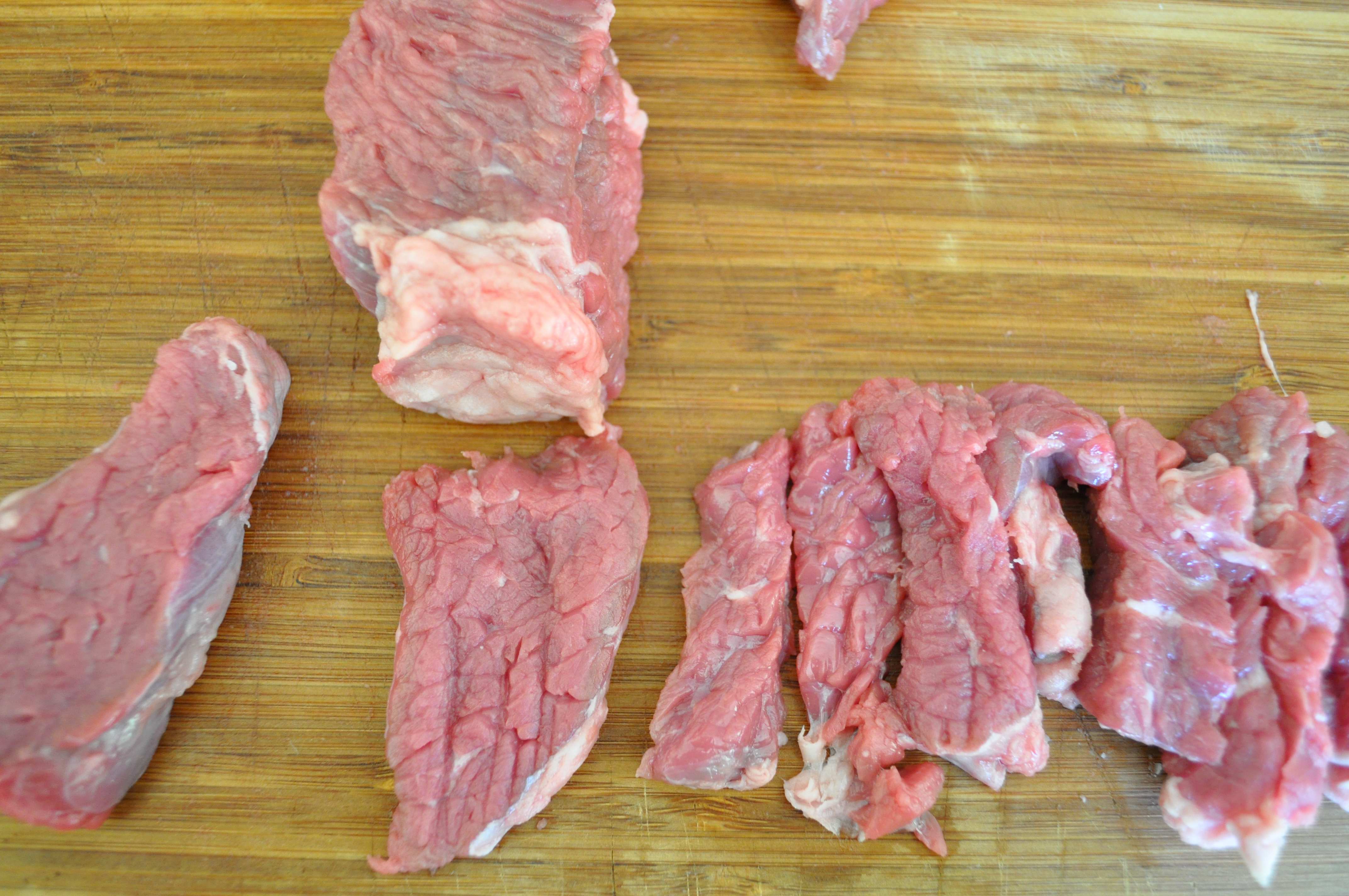 cut beef into small bitesize pieces