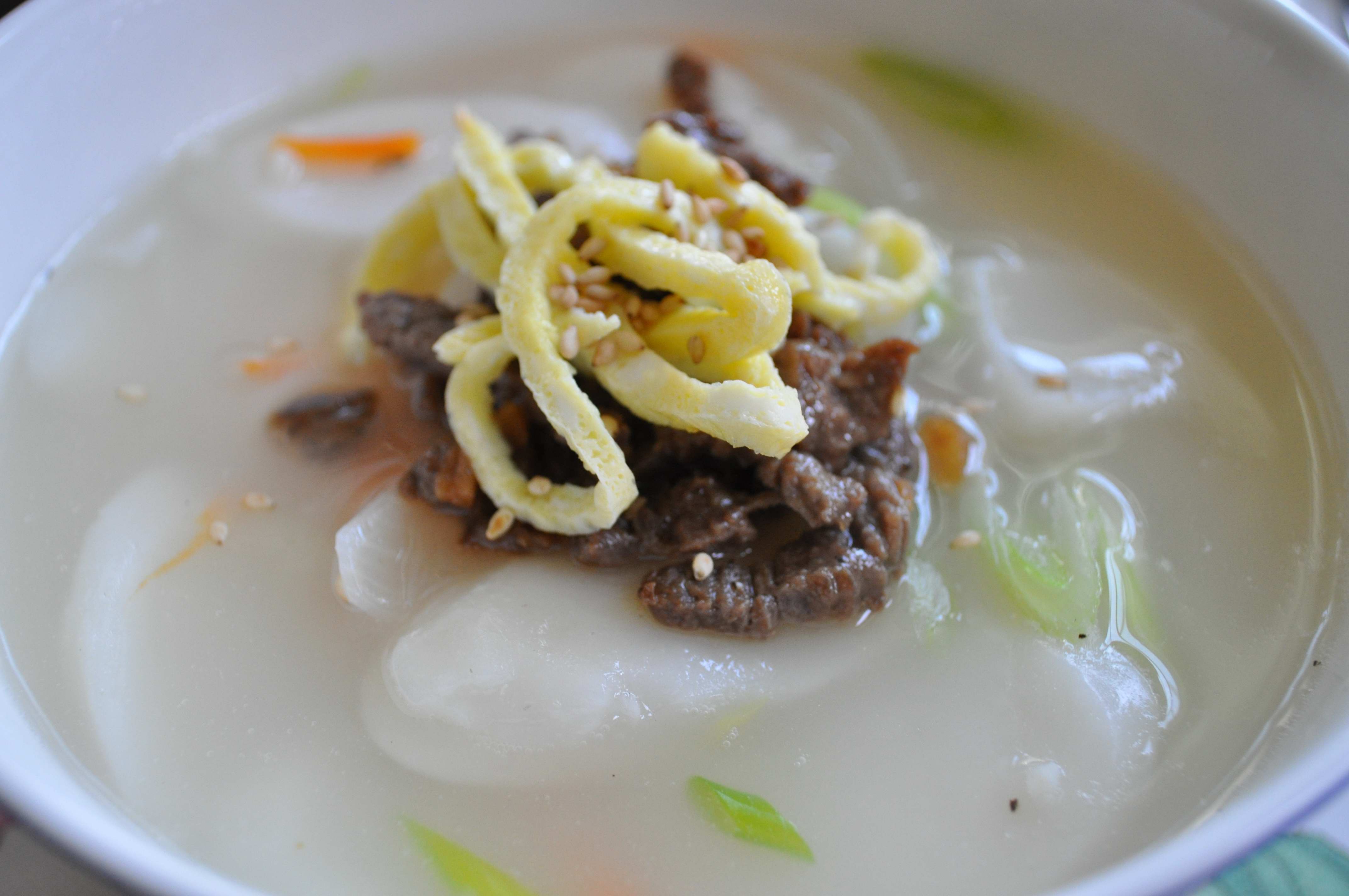 Korean Rice Cake Soup (떡국 Dduk Guk) Kimchimari