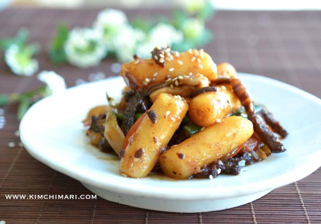 Gungjung tteokbokki rice cake stir fry (궁중떡뽁이)