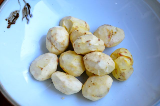 peeled raw chestnuts