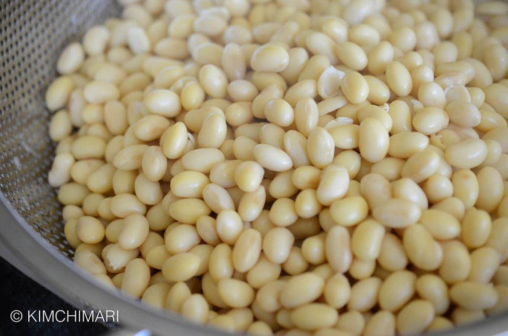 Cooked soybeans for Korean soy milk noodle soupCooked soybeans for Korean soy milk noodle soup