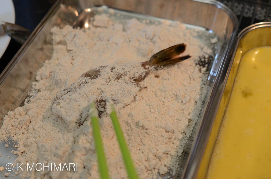 coating shrimp with flour