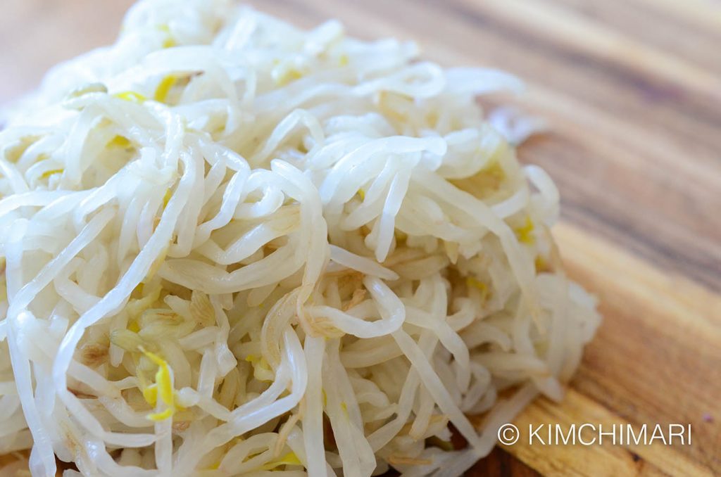 Squeeze Bean Sprouts for Korean Bean Sprouts Recipe (Namul)