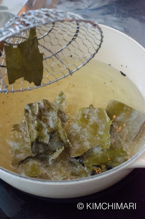 Korean Fried Kelp Chip Recipe (Dasima Twigak) - Kimchimari