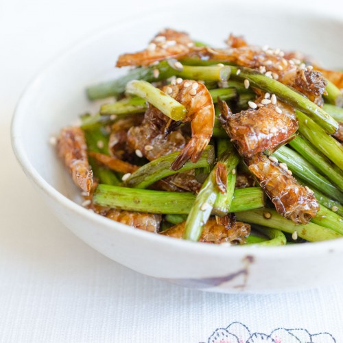 Garlic Scape Stir Fry with Shrimp (Maneuljjong Bokkeum 마늘쫑 볶음)
