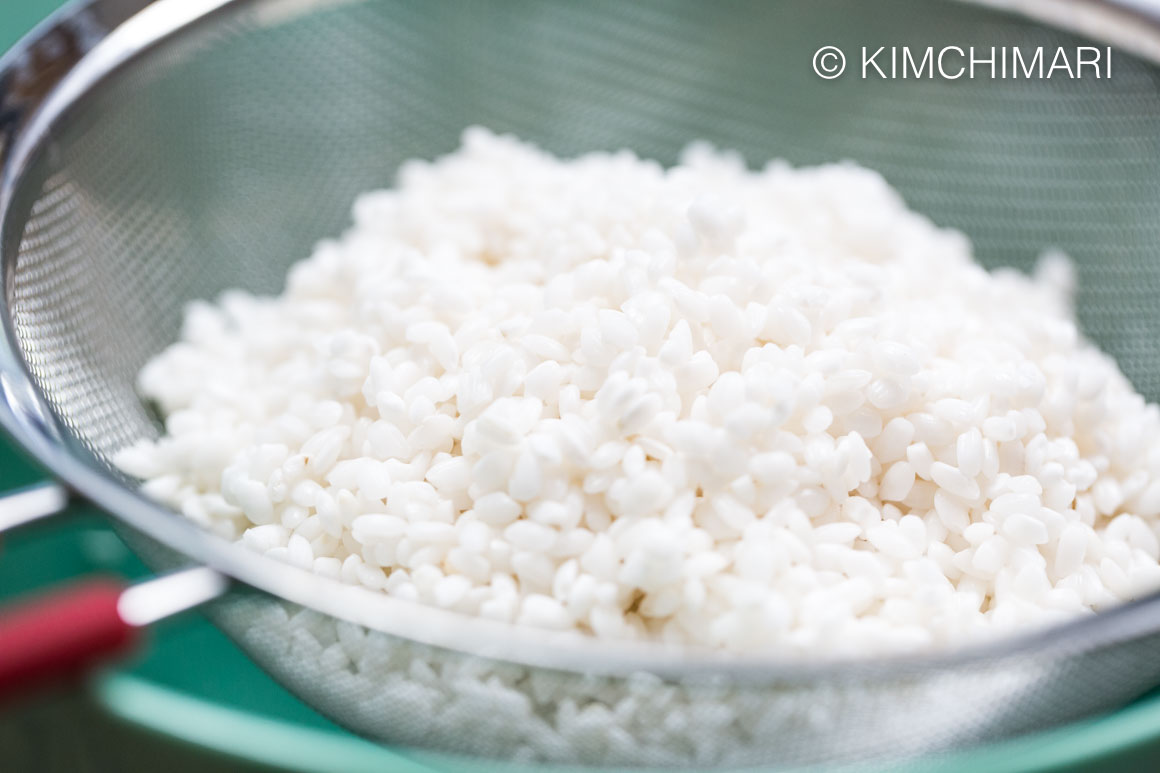 Rice draining for Tteok powder