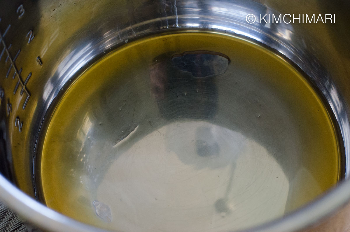 Sesame oil coating Instant Pot for Yaksik
