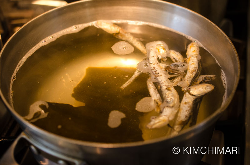 Anchovy Kelp Broth for Fish Cake Soup