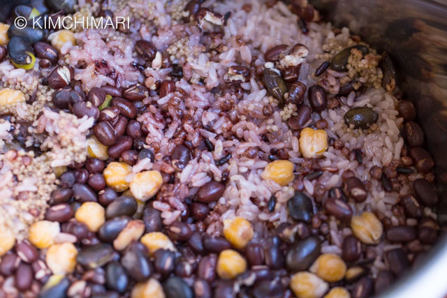 Multigrain Rice fully cooked inside pot