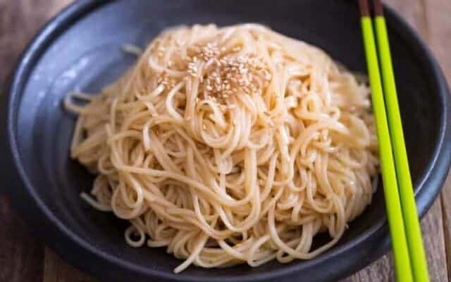 cropped-korean-soy-sauce-noodles-ganjang-bibim-guksu-L.jpg